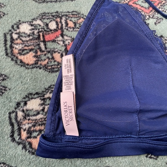 Victoria’s Secret blue lace Daisy bralette - Picture 5 of 5